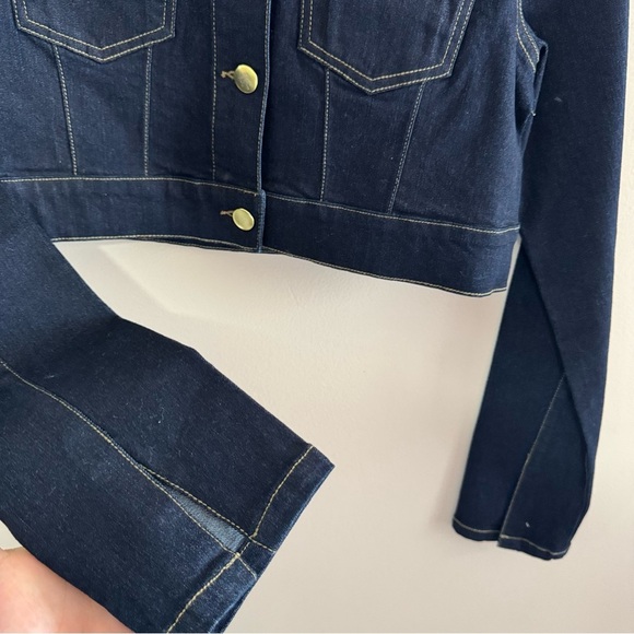 Cropped Denim Dark Wash Trucker Jacket Stretch Knit Comfy Size XS Lightweight - Picture 6 of 7